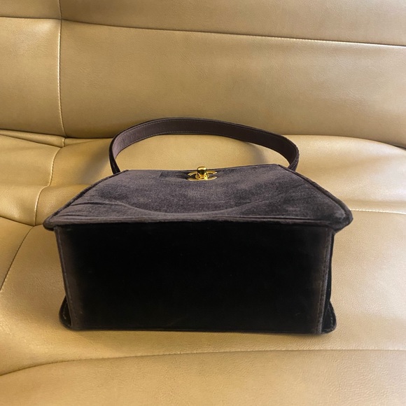 SOLD - 🌰Rare Vintage CHANEL Brown Velvet Bag - Picture 7 of 8